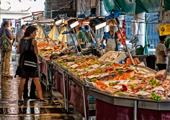 mercato del pesce di Rialto Venezia